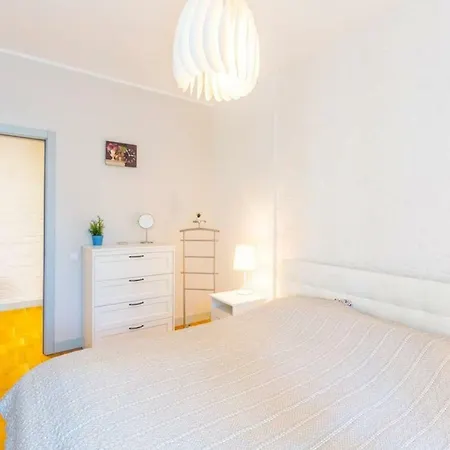 Between Parks Apartment, Brand New In The Center Riga