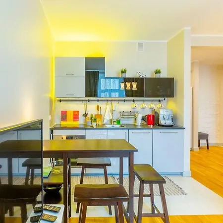 Between Parks Apartment, Brand New In The Center Daire
