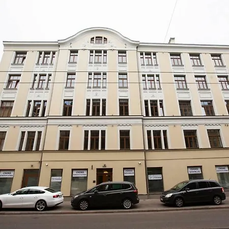 Between Parks Apartment, Brand New In The Center Daire Riga