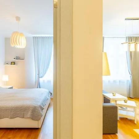 Between Parks Apartment, Brand New In The Center * 리가