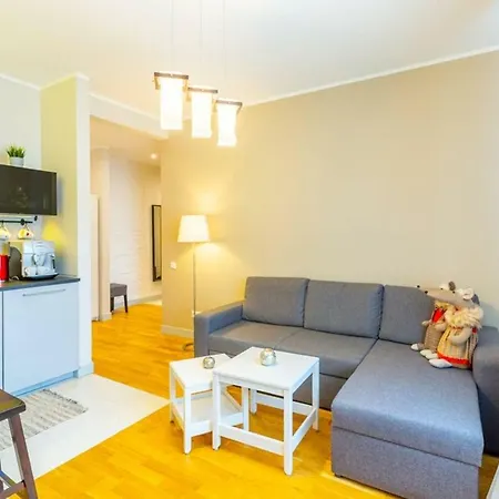 Daire Between Parks Apartment, Brand New In The Center *